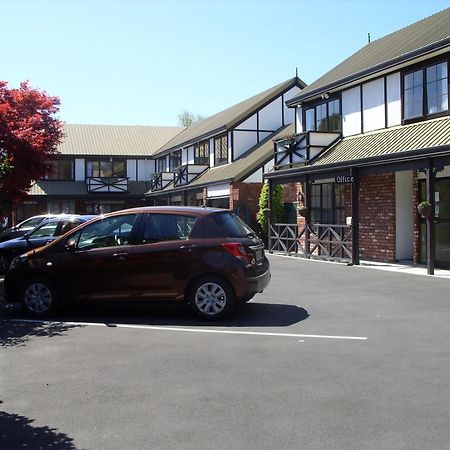 Tudor Court Motel Крайстчерч Екстер'єр фото