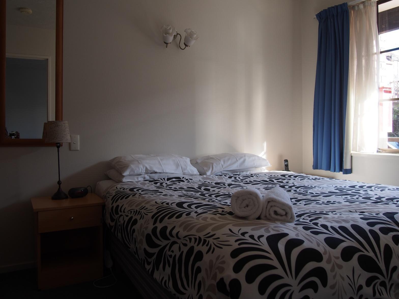 Tudor Court Motel Крайстчерч Екстер'єр фото