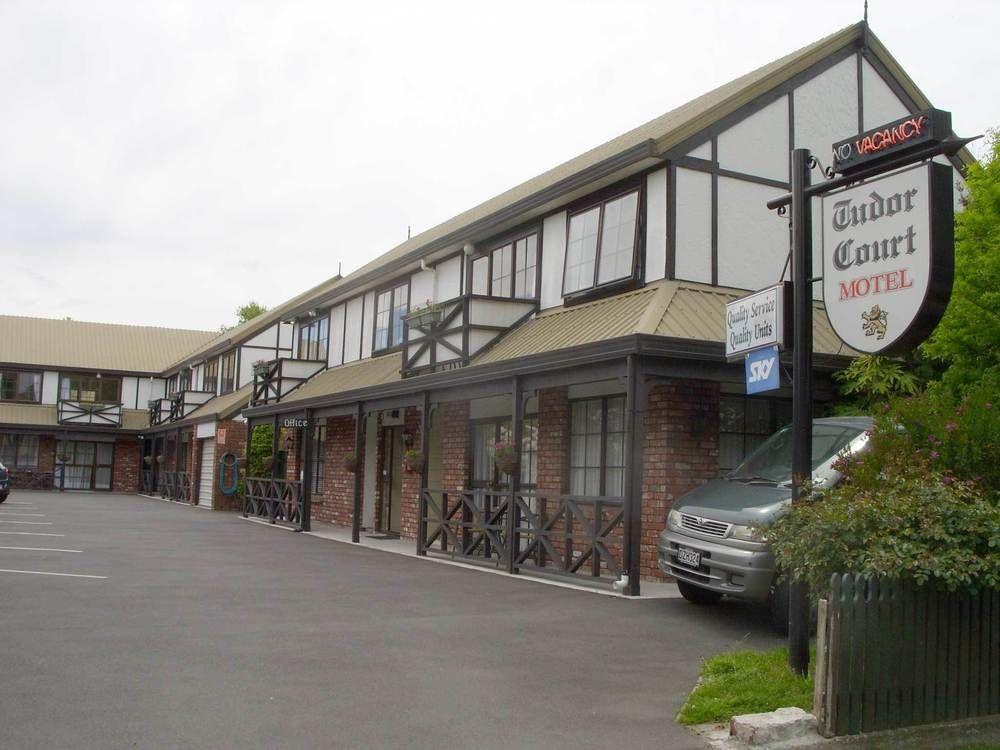 Tudor Court Motel Крайстчерч Екстер'єр фото