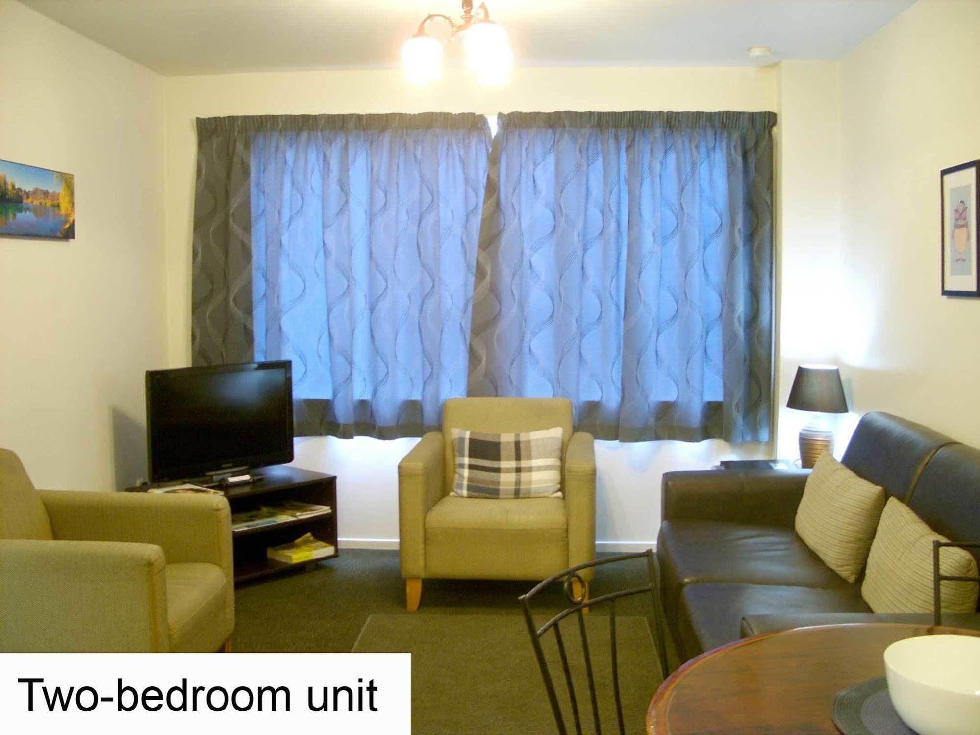 Tudor Court Motel Крайстчерч Екстер'єр фото